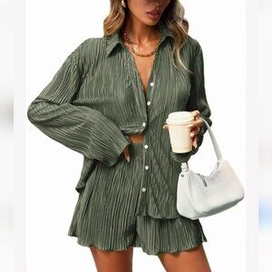 Women's Green Pleated 2 Piece Casual Short Set - NIP